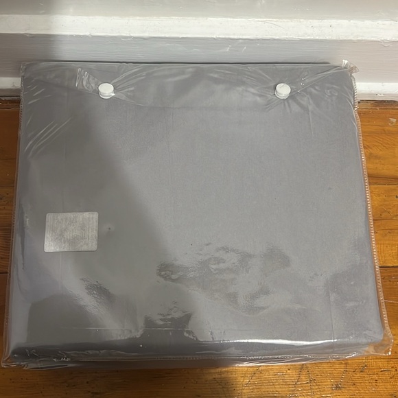 Queen size 4-piece sheet set - Picture 2 of 3